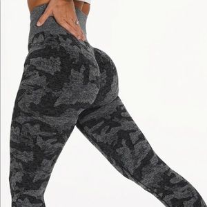 Nvgtn camo, i ship same day. Brand new